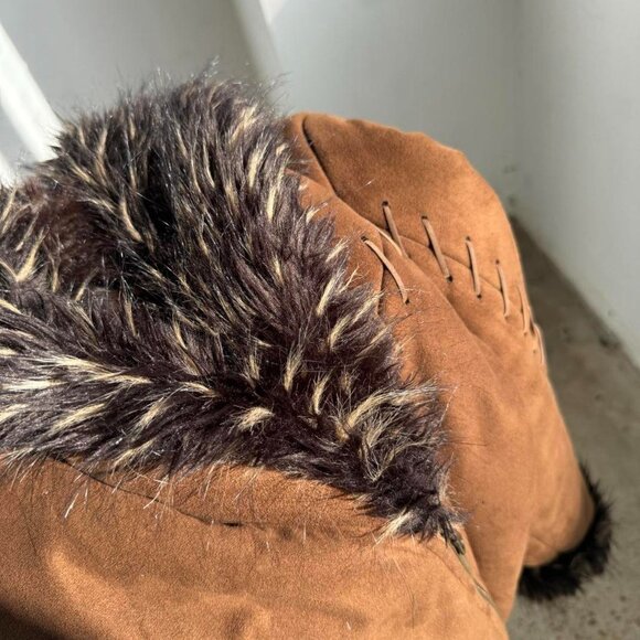 Y2k Brown Coat with Faux Fur trim - Picture 8 of 8